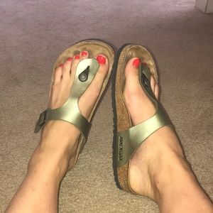 Metallic gold Gizeh Birckenstock sandals